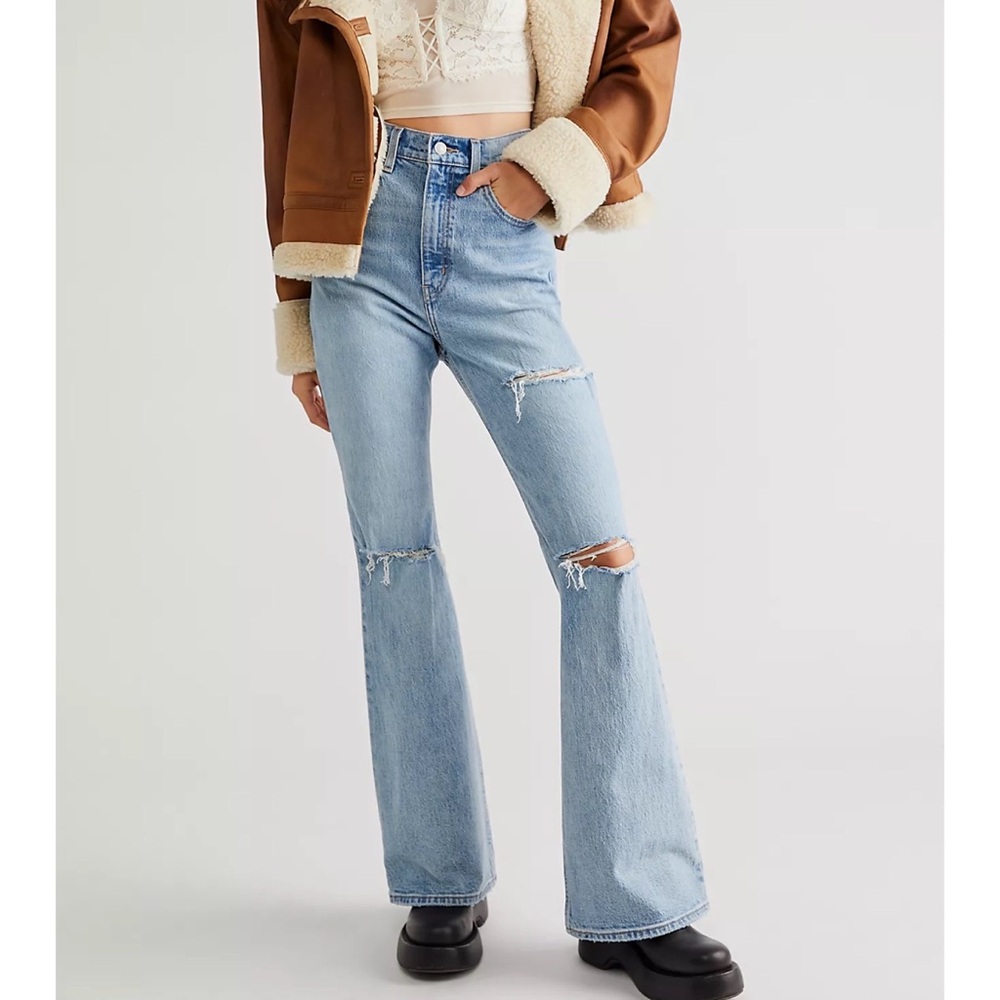 NEW Levi's Premium 70s High Rise Flare Jeans